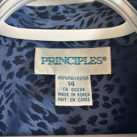 Principles VGUC semi sheer blue animal print button down blouse, size 13. Poly. - Picture 2 of 5